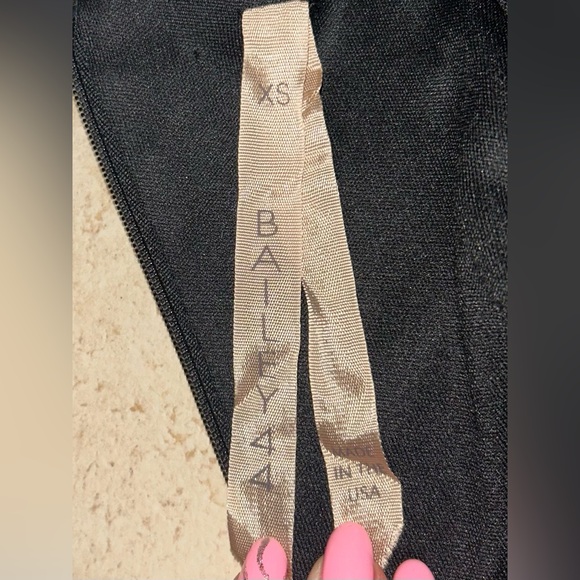 Perfect black dress - Picture 5 of 7